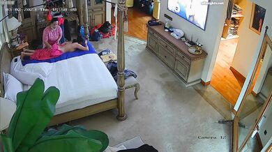 黑客破解家庭网络摄像头偷拍夫妻私密生活❤️大白奶子年轻少妇和老公啪啪淫叫声真大 (6)